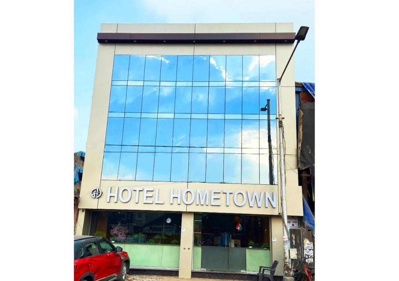 Hotel Hometown Near Us Embassy Bkc Мумбаи Экстерьер фото