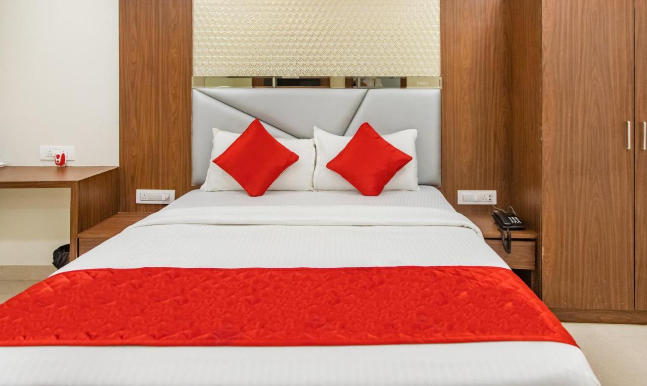 Hotel Hometown Near Us Embassy Bkc Мумбаи Экстерьер фото