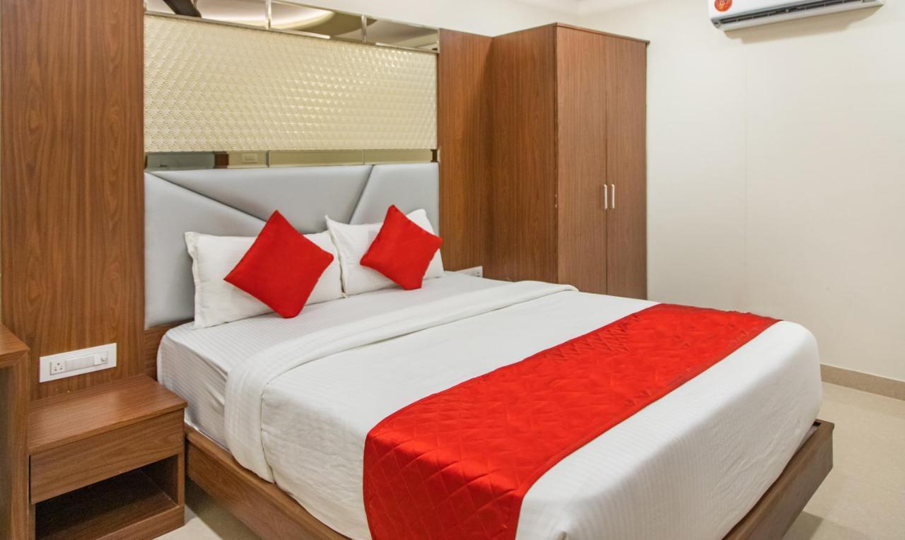 Hotel Hometown Near Us Embassy Bkc Мумбаи Экстерьер фото